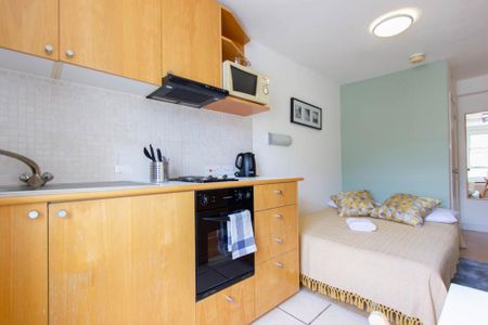 Modern Self-Contained Studio in Prime Earl’s Court Location, SW5 - Photo 3