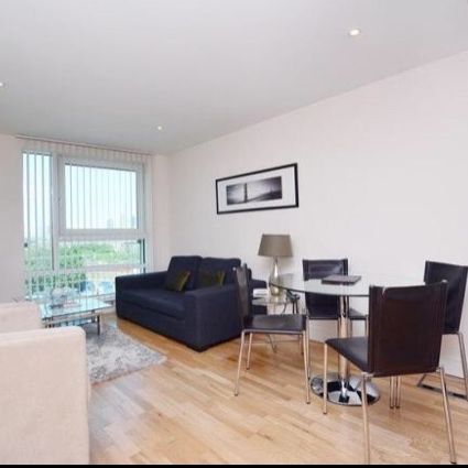 1 Bed Flat, St. George Wharf, SW8 - Photo 1