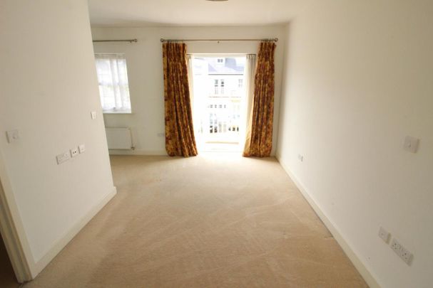 Westmount Close, The Hamptons, Worcester Park - Photo 1