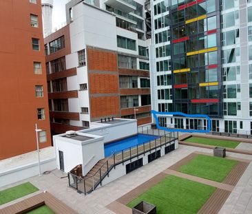 Ground floor with wide Balcony! - Photo 2