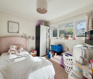 4 bedroom detached house to rent - Photo 3