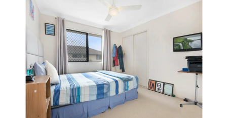 Spacious Family Home in a Peaceful Carindale Pocket - Photo 5