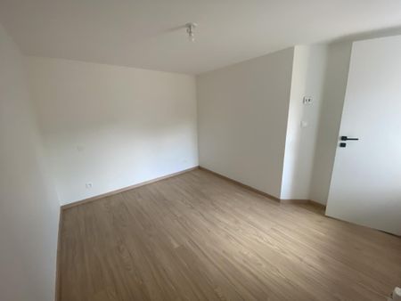 Location Appartement 1 pièce 30m² LE CREUSOT 71200 - Photo 5