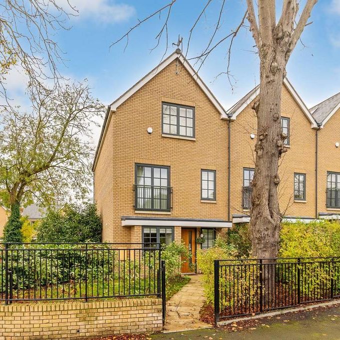 5 bedroom end of terrace house to rent - Photo 1