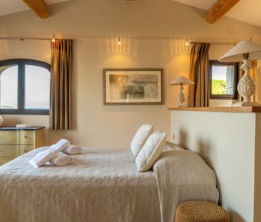 Rental Villa Porto-Vecchio 6 Rooms 350 m² - Photo 4