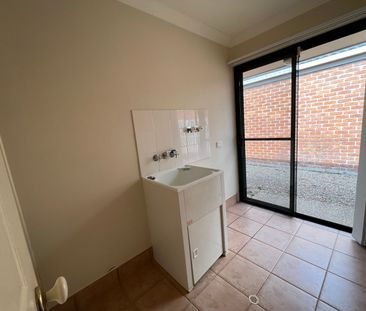 THREE BEDROOM HOME IN QUIET STREET - Photo 3