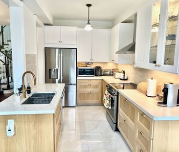 For Lease - 123 WILDBERRY Crescent, Vaughan, Ontario - Photo 2