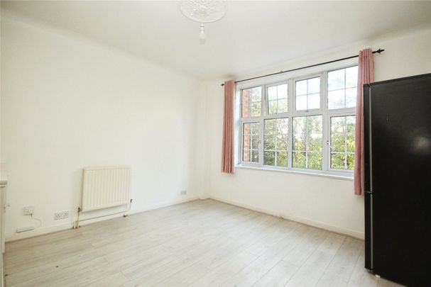 Streatham Close, London, SW16 2NQ - Photo 1