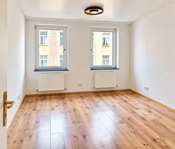 Helle 2,5-Zimmer-Wohnung bei U1 Keplerplatz - Photo 2