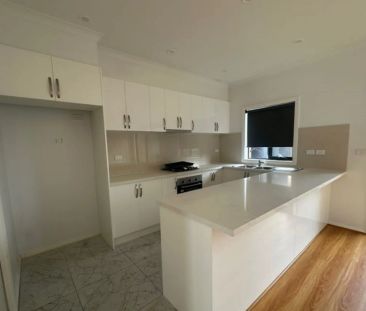 3 bedroom townhouse - Photo 2