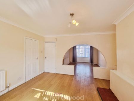 3 bedroom terraced house to rent - Photo 4