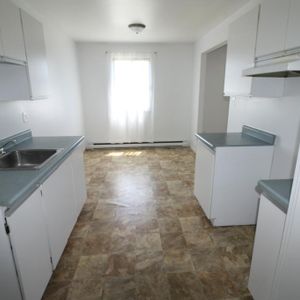 A Valleyfield – Grand, beau, propre et tranquille 5-1/2 , LIBRE - Photo 2