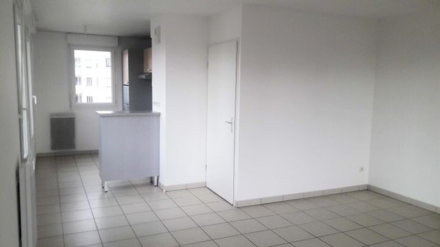 location Appartement T3 DE 70.73m² À ST PRIEST - Photo 1