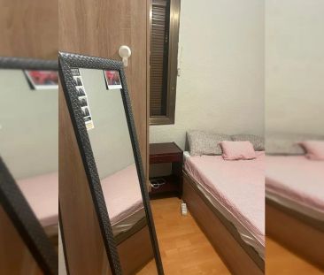 Room in a shared 1-bedroom apartment for rent in El Raval, Barcelona. - Photo 4