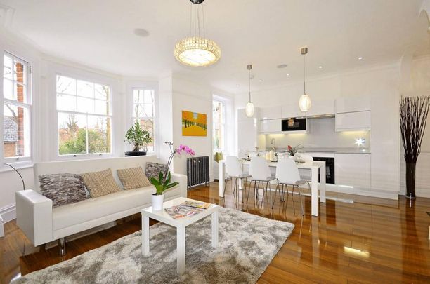 3 bedroom flat to rent - Photo 1