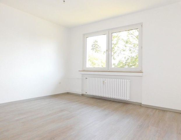 Gemütliche 3-Zi.-Whg. mit neuem Boden und sonnigem Balkon - Foto 1