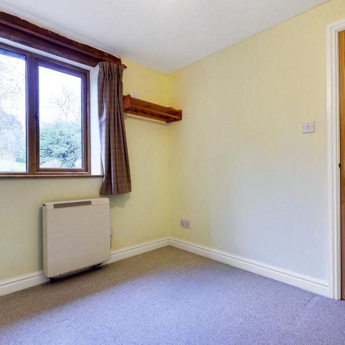 2 bedroom barn conversion to rent - Photo 1