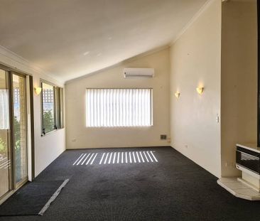 Coastal Cul-de-Sac Living - Photo 2