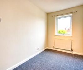 2 BEDROOM House - Semi-Detached - Photo 4