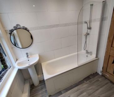 3 bedroom maisonette to rent - Photo 2