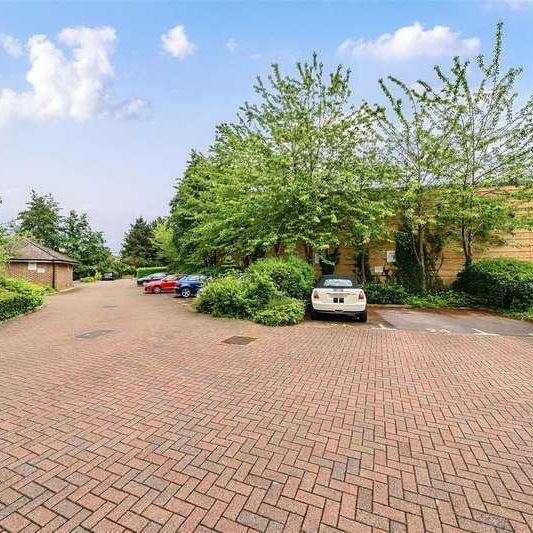 Sandringham Court, Skerne Walk, Kingston Upon Thames, KT2 - Photo 1