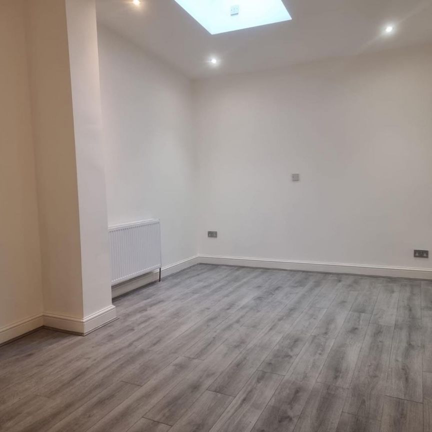 1 bedroom Flat To Let - Photo 1