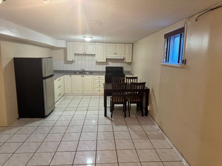 For Lease - 184 Folkstone Crescent, Brampton, Ontario - Photo 4