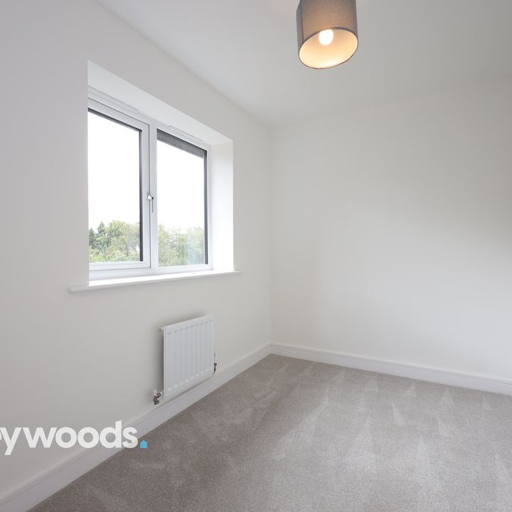 3 bed mews house to rent in Lakeway Grove, The Oaks, The Wynbury - Photo 1