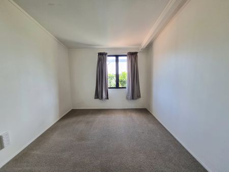 Coastal Living & Sea Views - Photo 3