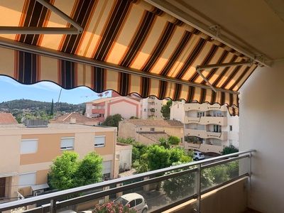 Location Appartement 1 pièce 24m² HYERES 83400 - Photo 3