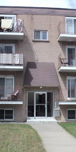 LONGUEUIL , 4 1/2 SECTEUR COLLECTIVITE NOUVELLE TOUT RENOVÉ - Photo 3