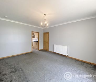 4 Bedroom Semi-Detached Bungalow to Rent - Photo 2