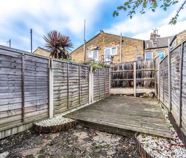 2 Bed Flat, Cambus Road, E16 - Photo 5