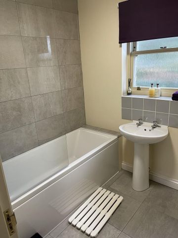 3 bedroom semi-detached house to rent - Photo 3