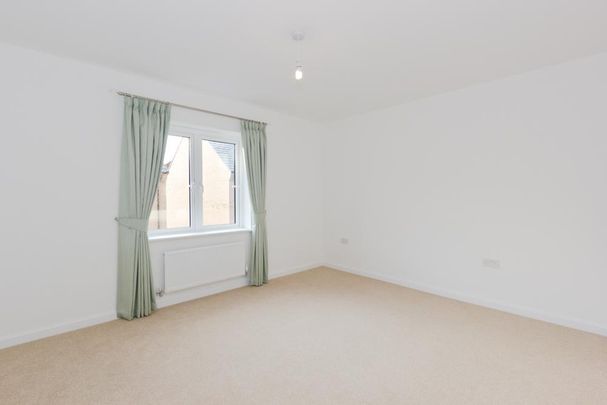 4 bedroom link detached house to rent - Photo 1