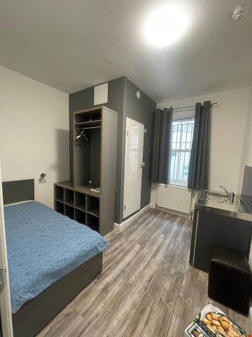 Studio Flat, First Floor, BN1 - Photo 5