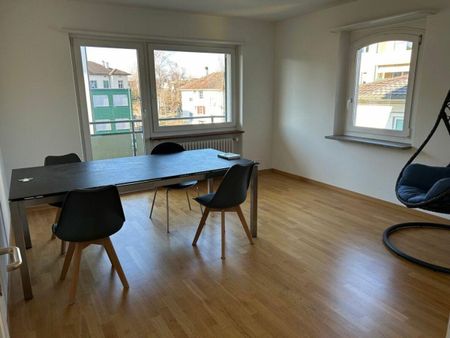 Charmante 4.5-Zimmer-Wohnung an ruhiger Lage - Photo 5