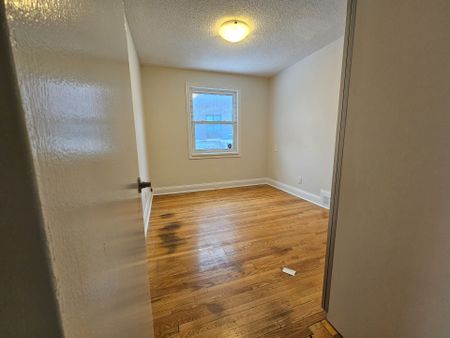 For Lease - 8 Roberta Drive, Toronto, Ontario - Photo 4