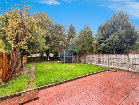 3 bedroom semi-detached house to rent - Photo 3