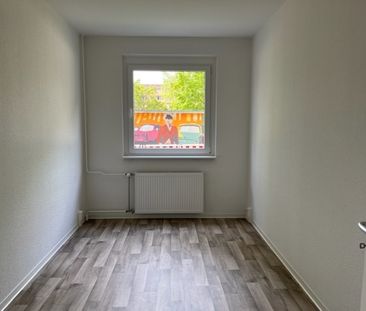 Sanierte 3 Raum-Wohnung im EG mit Dusche und Balkon - Photo 1