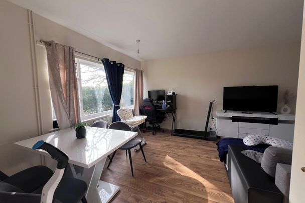 Eastfields - Photo 1