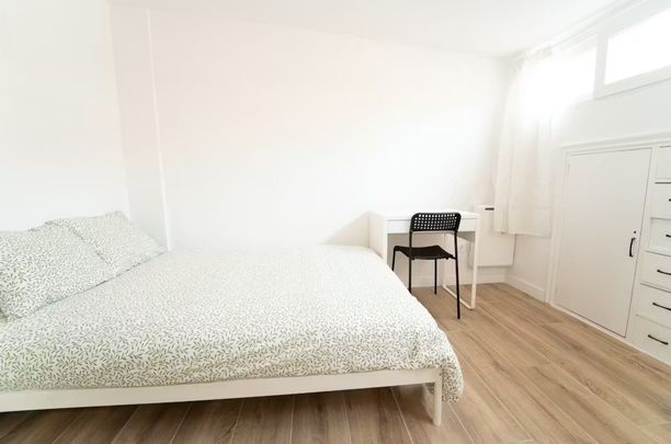 Calle de Manuel Maroto, Madrid, Community of Madrid 28053 - Foto 1