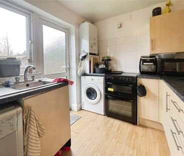 Harvest Road, Englefield Green, Egham, Surrey, TW20 0QS - Photo 5