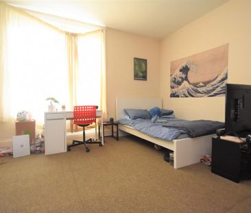 6 bedroom terraced house to rent - Photo 2