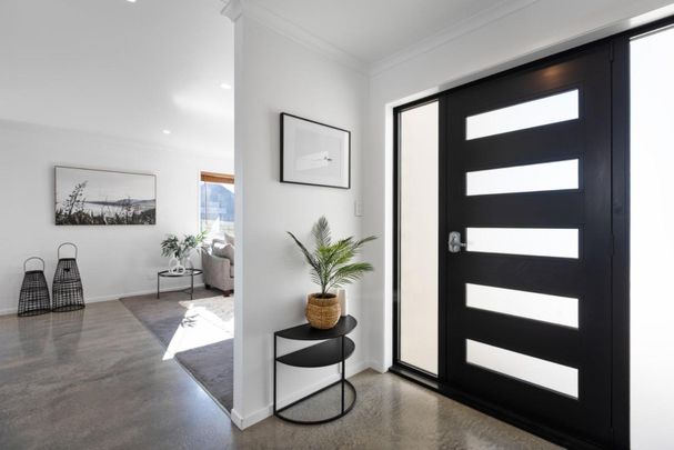 Modern Bell Block Home - Stylish, Smart, and ... - Photo 1