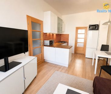Pronájem bytu 1+1 37 m² - Photo 1