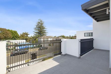As New Modern 4 bedroom Home in Great Location - Photo 4