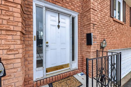 For Lease - 7 Eastwood Avenue, Oshawa, Ontario - Photo 2