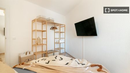 barcelona, Catalonia 08032 - Photo 5