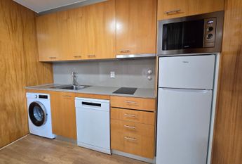 Furnished and equipped T0 flat next to Wisteria!